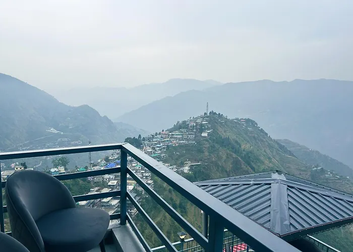 Queens Hill By Edge Mussoorie