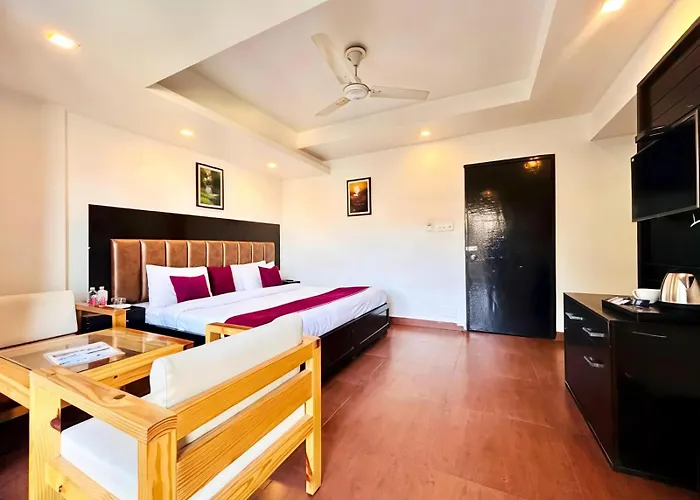 Dwaper Retreat A Premium Property Near Mall Road Mussoorie